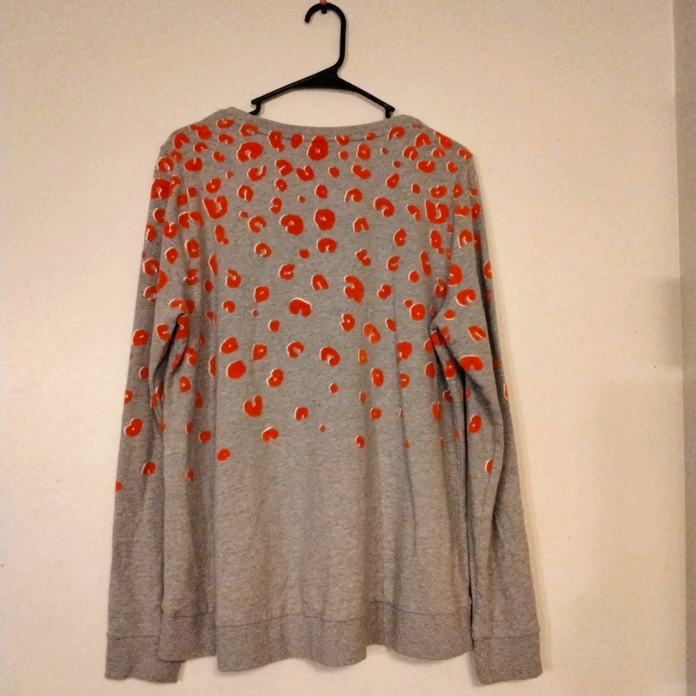 Crown & Ivy Sz L sweatshirt